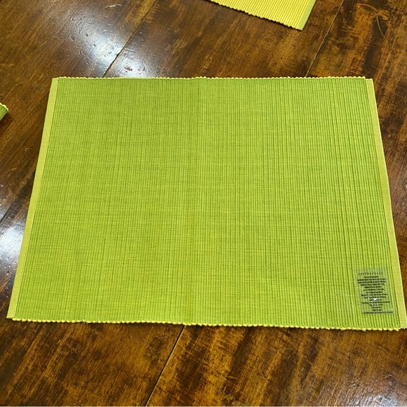 Pottery Barn Placemats Set of Four Yellow and Green Cotton Twill Contemporary - Picture 4 of 8